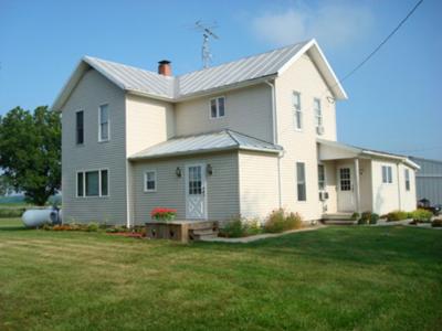 Farm house in need of front landscaping