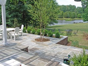 bluestone patio set in concrete