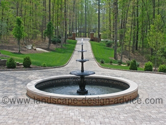 Circular driveway courtyard fountain