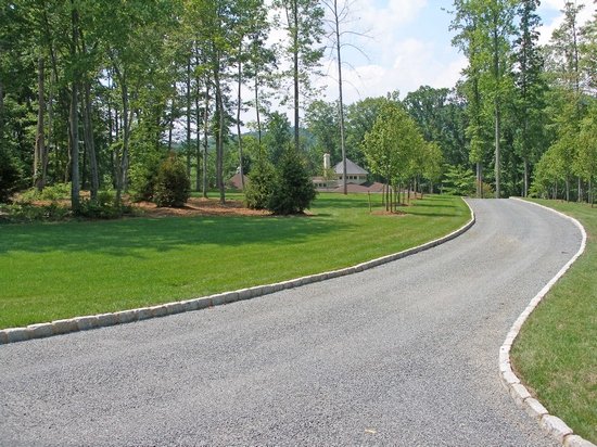 tar and chip driveway with Belgian block